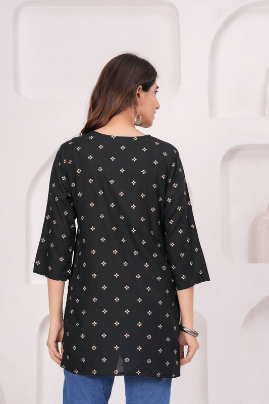 Veshviti Women Black Printed Straight Kurti Top | Round Neck Casual Ethnic Wear
