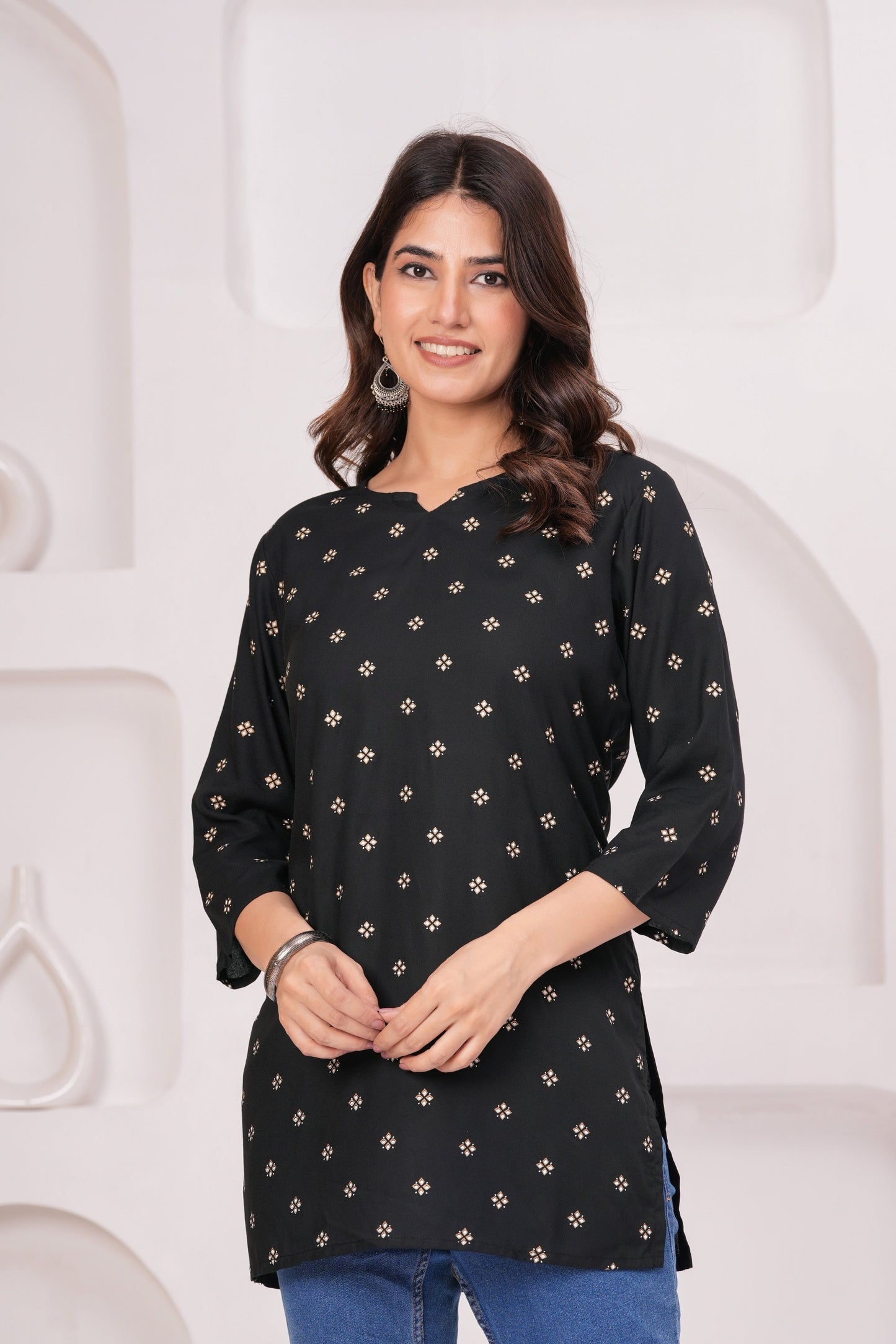 Veshviti Women Black Printed Straight Kurti Top | Round Neck Casual Ethnic Wear