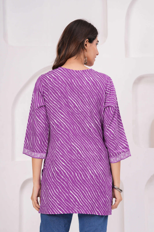 Veshviti Women Purple Leheriya Print Straight Kurti Top | Round Neck Casual Ethnic Wear
