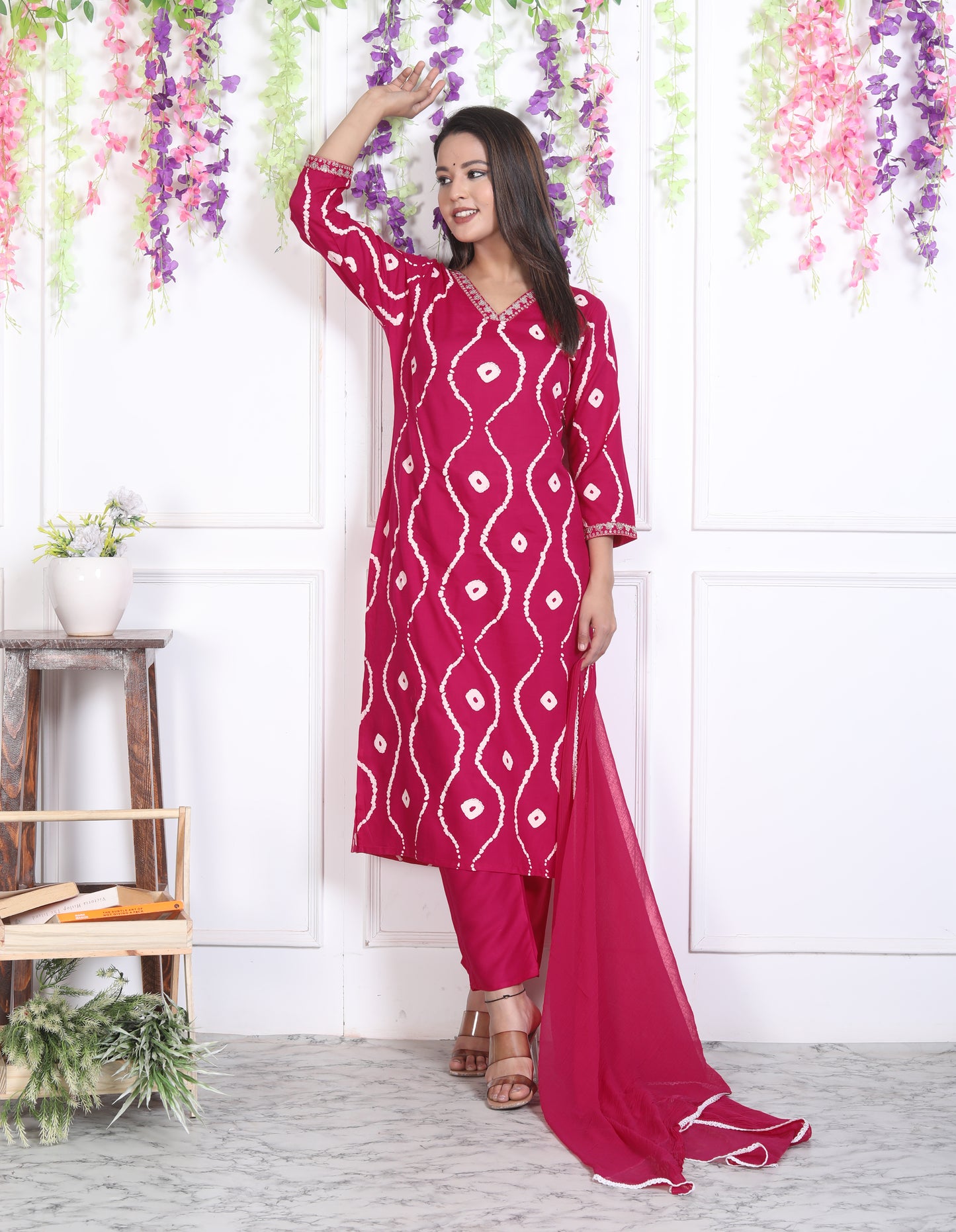 Pink Lehriya Printed Women Embroidered V neck Staright Kurta Set