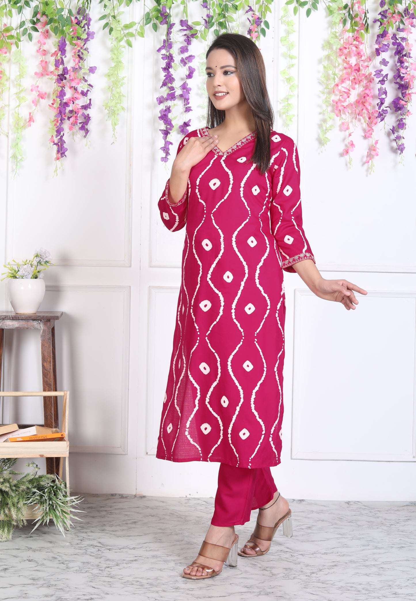 Pink Lehriya Printed Women Embroidered V neck Staright Kurta Set