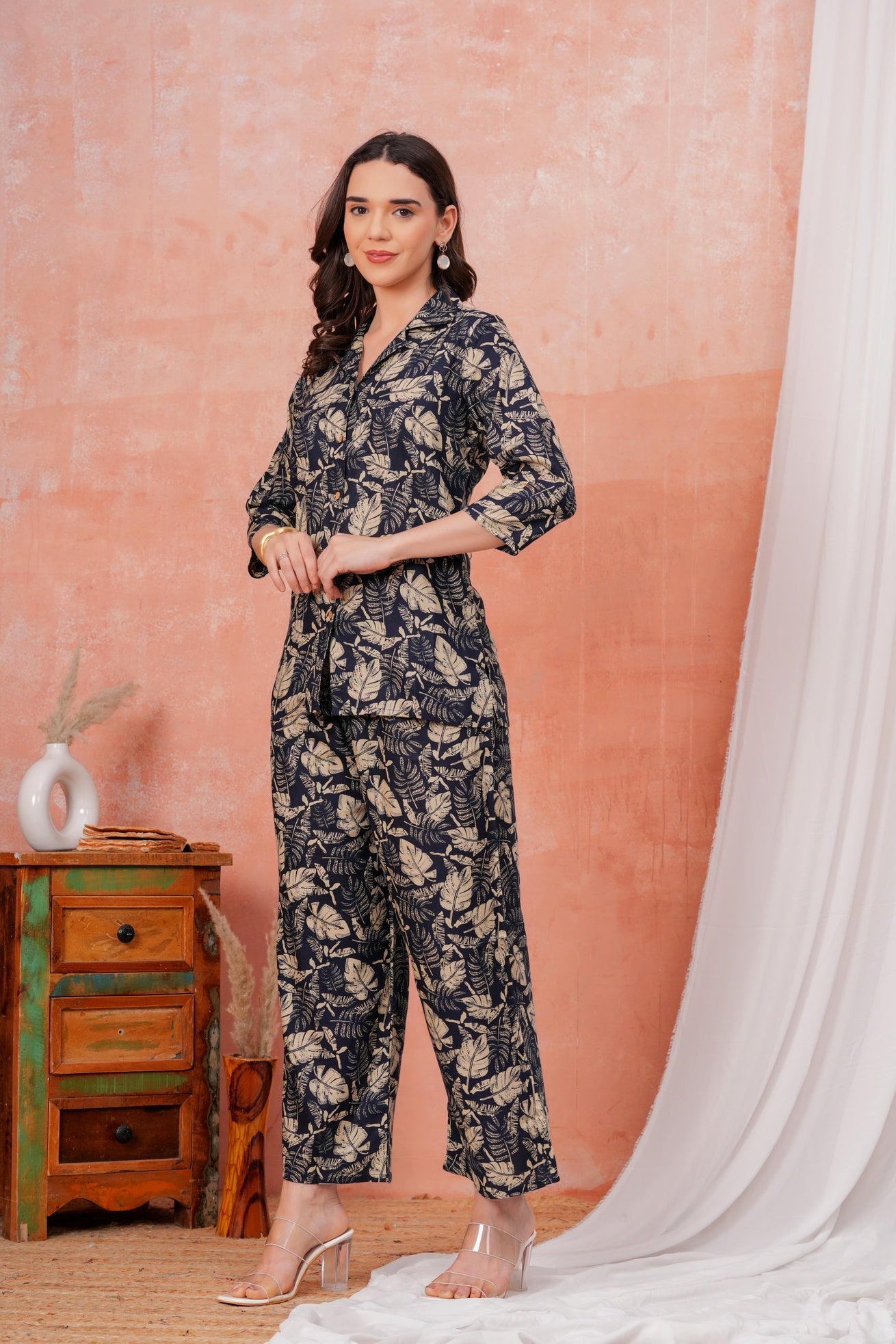 Veshviti Women Navy Blue Leaf Printed Shirt Collar Top With Palazzo Co-Ord Set