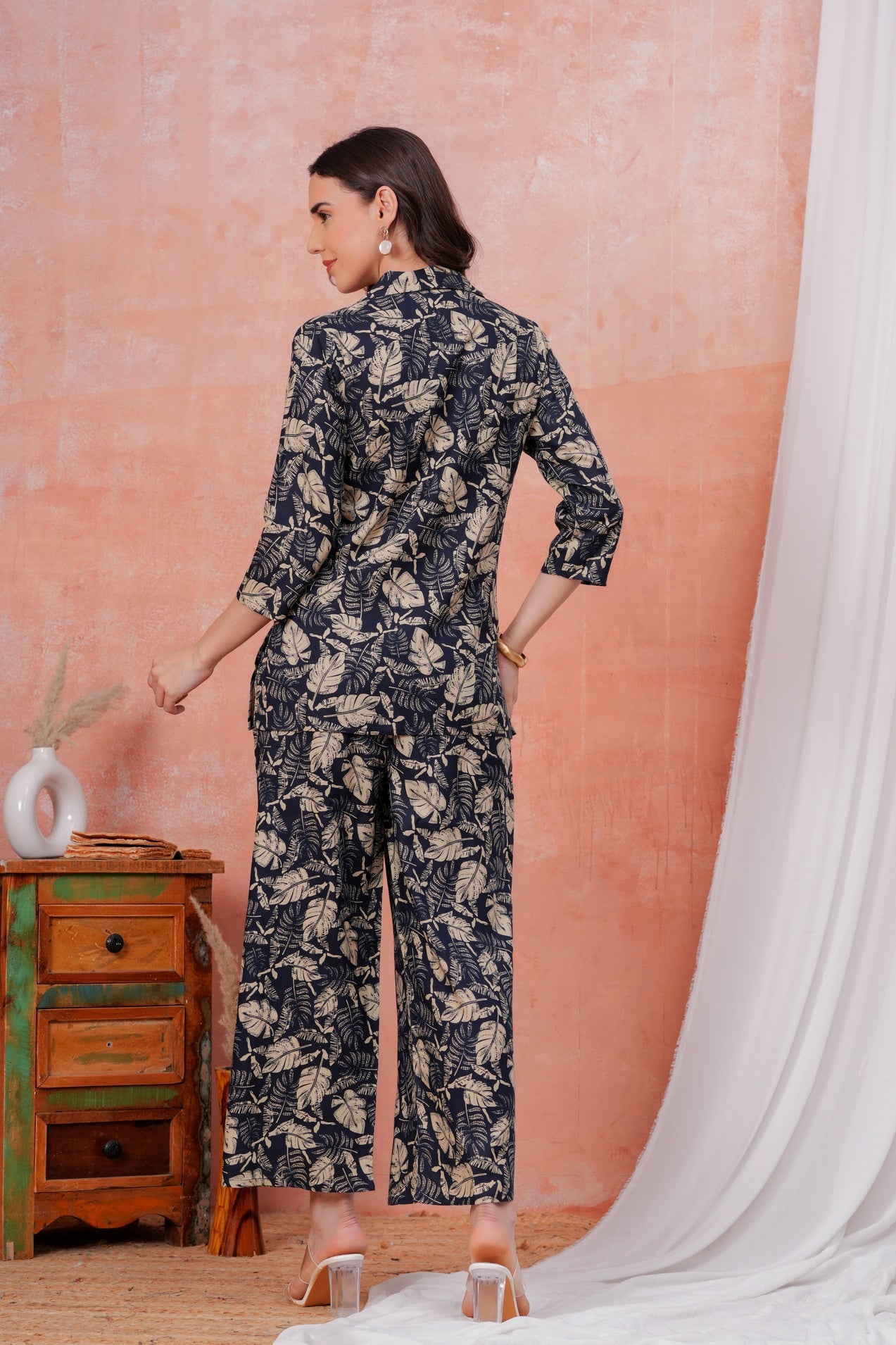 Veshviti Women Navy Blue Leaf Printed Shirt Collar Top With Palazzo Co-Ord Set