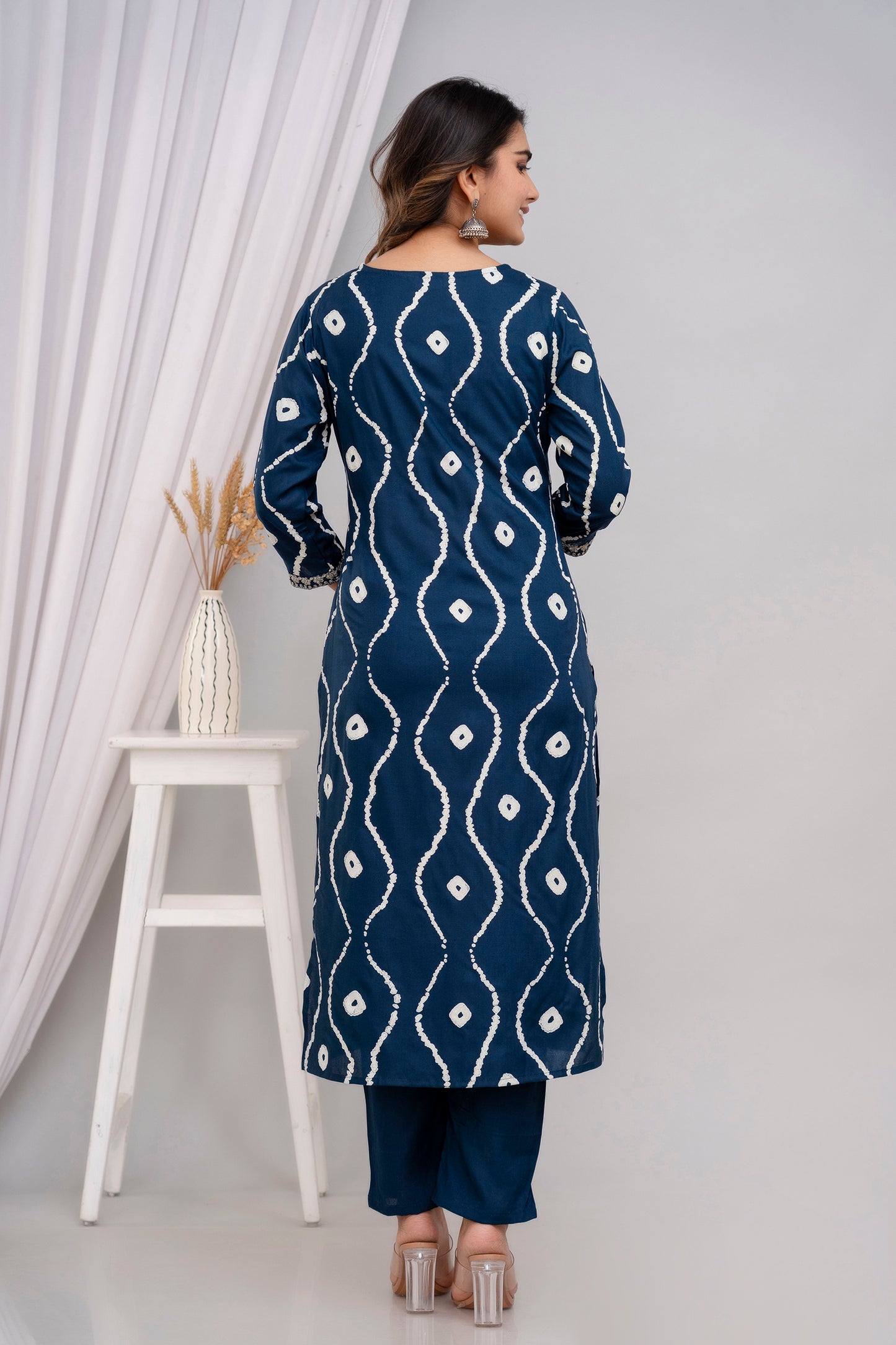 Teal Lehriya Printed Women Embroidered V neck Staright Kurta Set