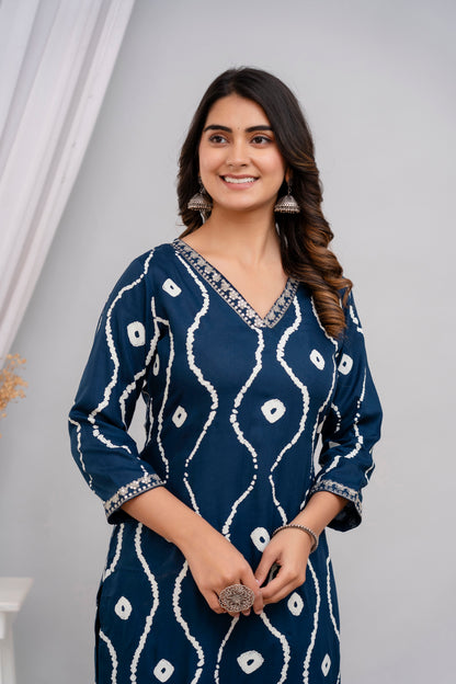 Teal Lehriya Printed Women Embroidered V neck Staright Kurta Set