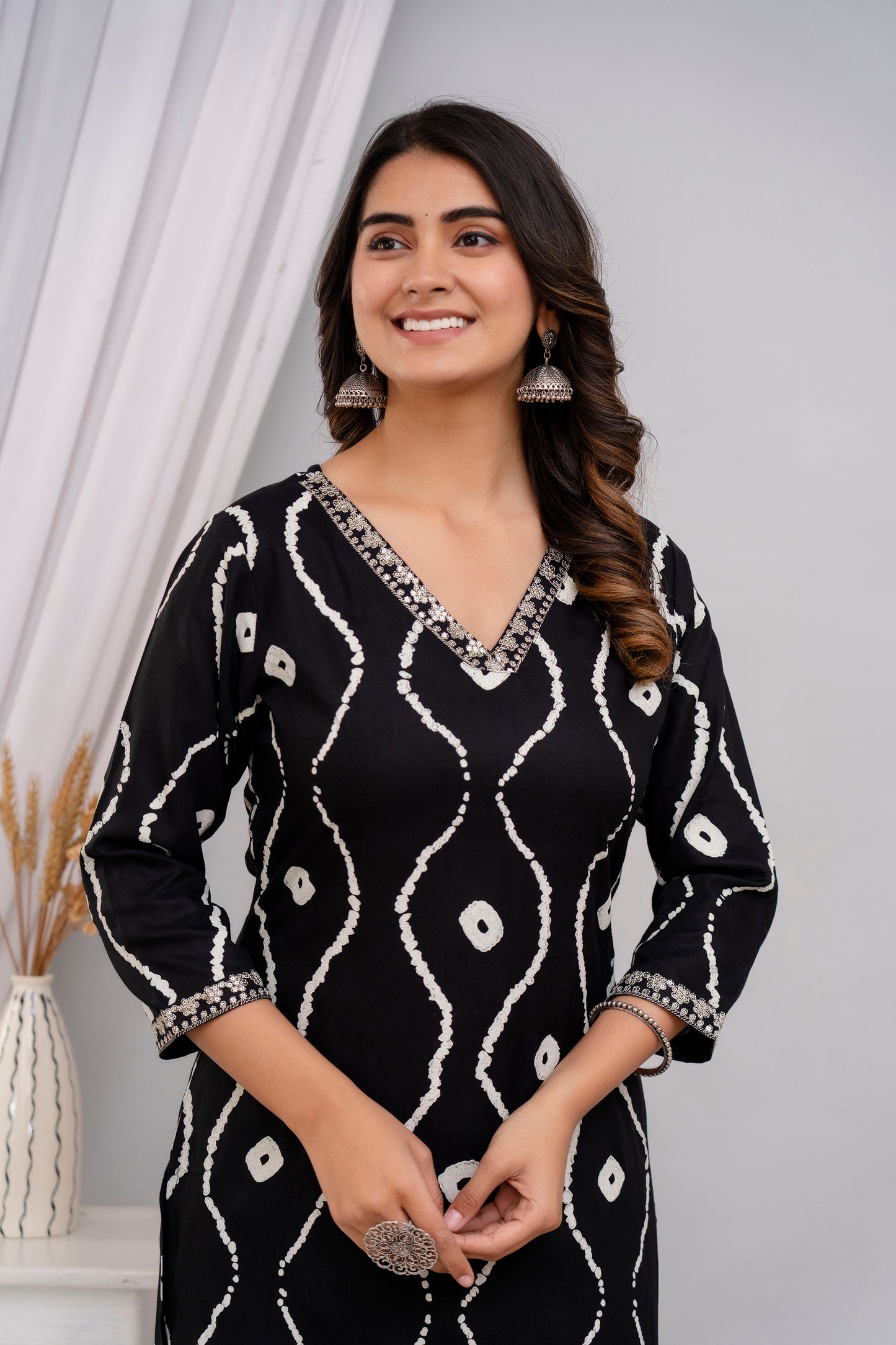 Black Lehriya Printed Women Embroidered V neck Staright Kurta Set