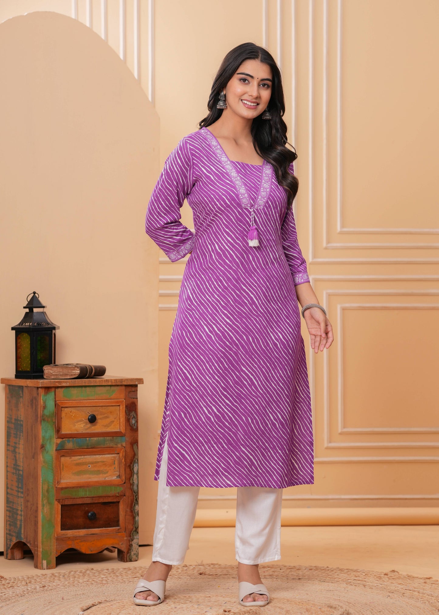 Women Purple Cotton Leheriya Print Straight Kurta with V-Neck & 3/4 Sleeves Casual Daily Wear