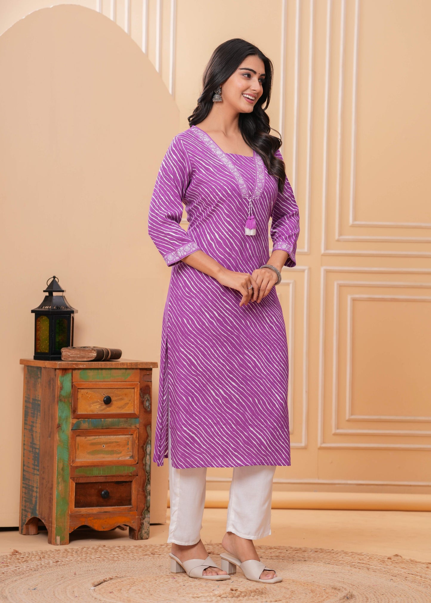 Women Purple Cotton Leheriya Print Straight Kurta with V-Neck & 3/4 Sleeves Casual Daily Wear