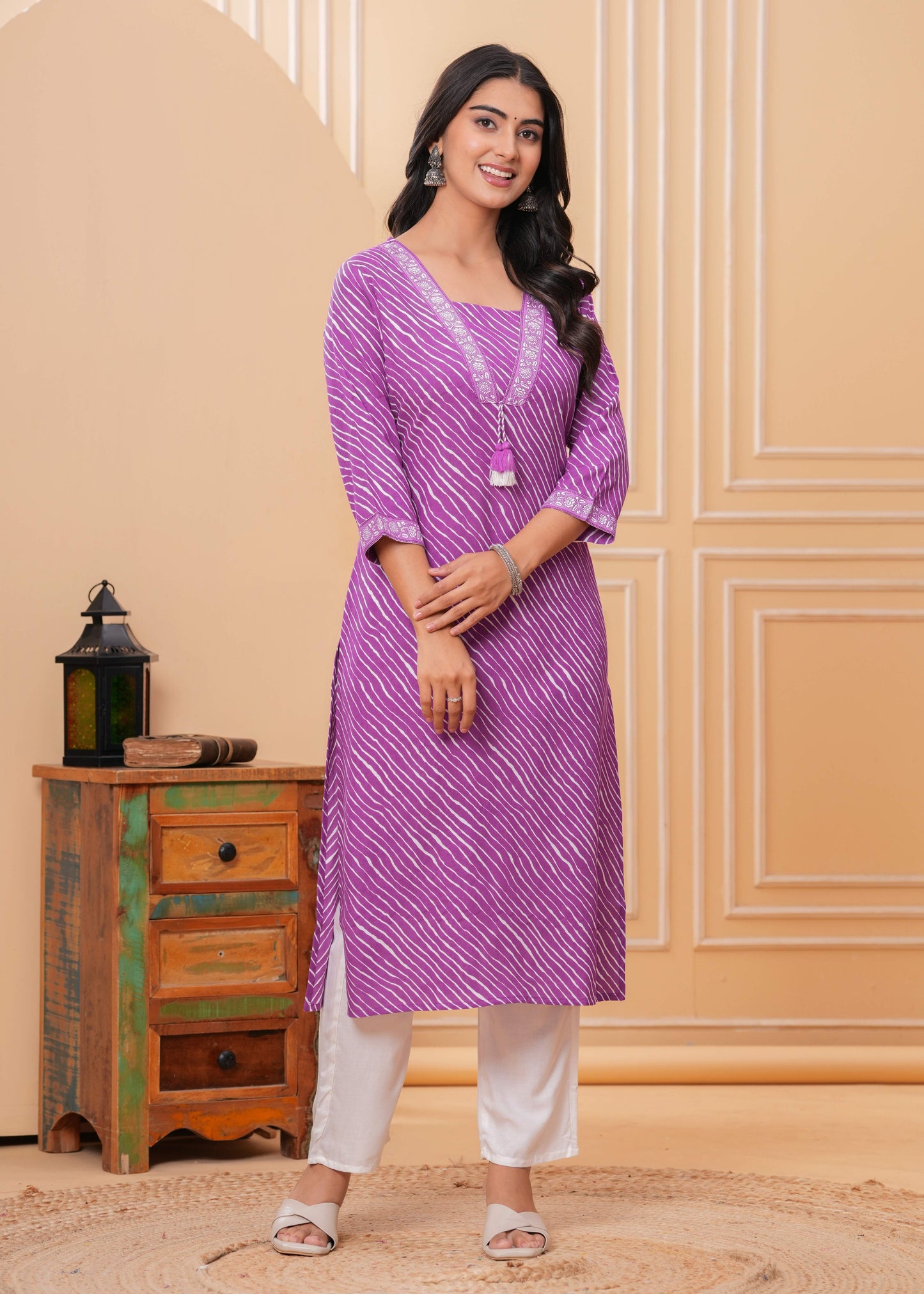 Women Purple Cotton Leheriya Print Straight Kurta with V-Neck & 3/4 Sleeves Casual Daily Wear