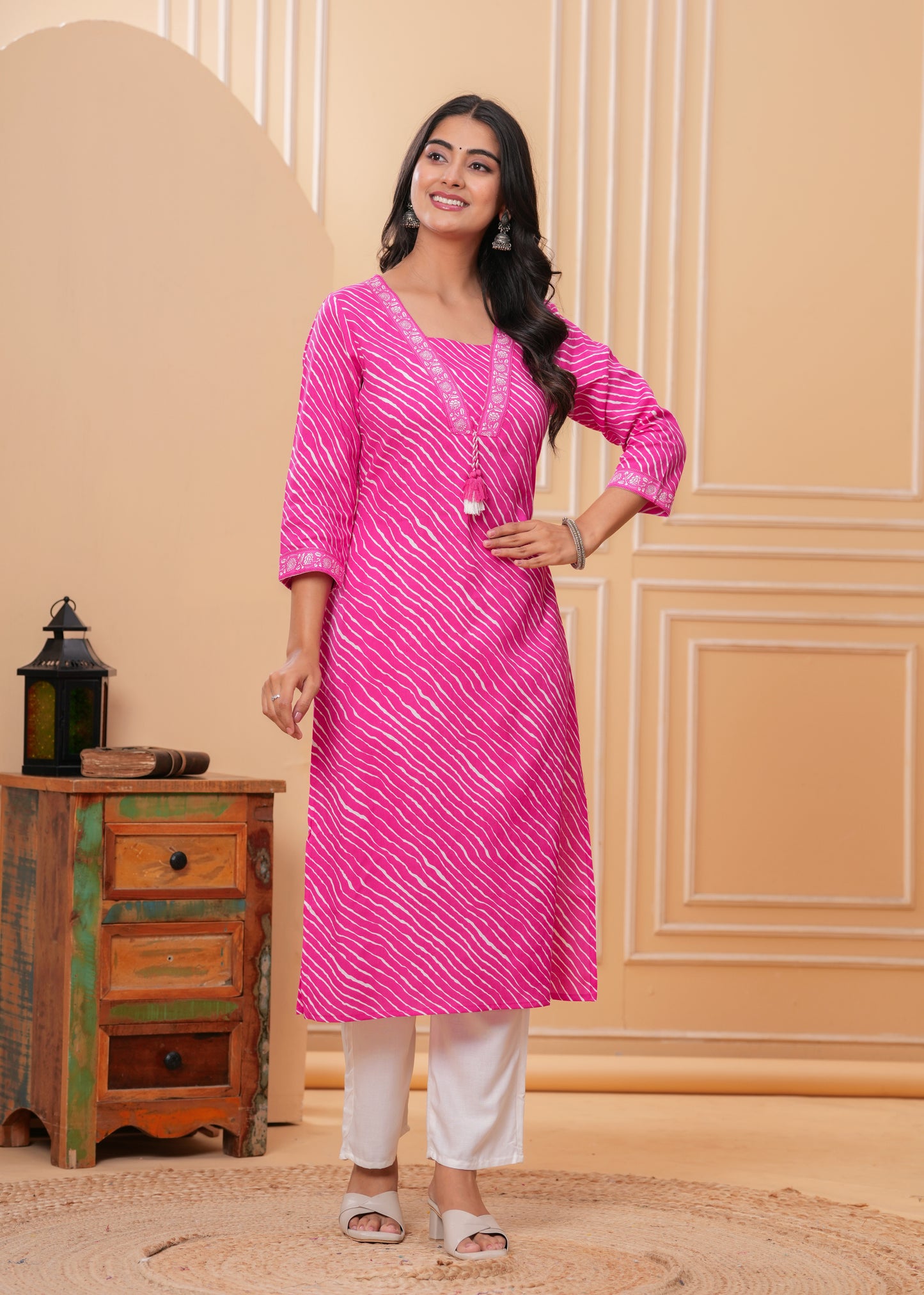 Veshviti Women Pink Leheriya Print Straight Kurta Set with Pants | V-Neck Ethnic Wear