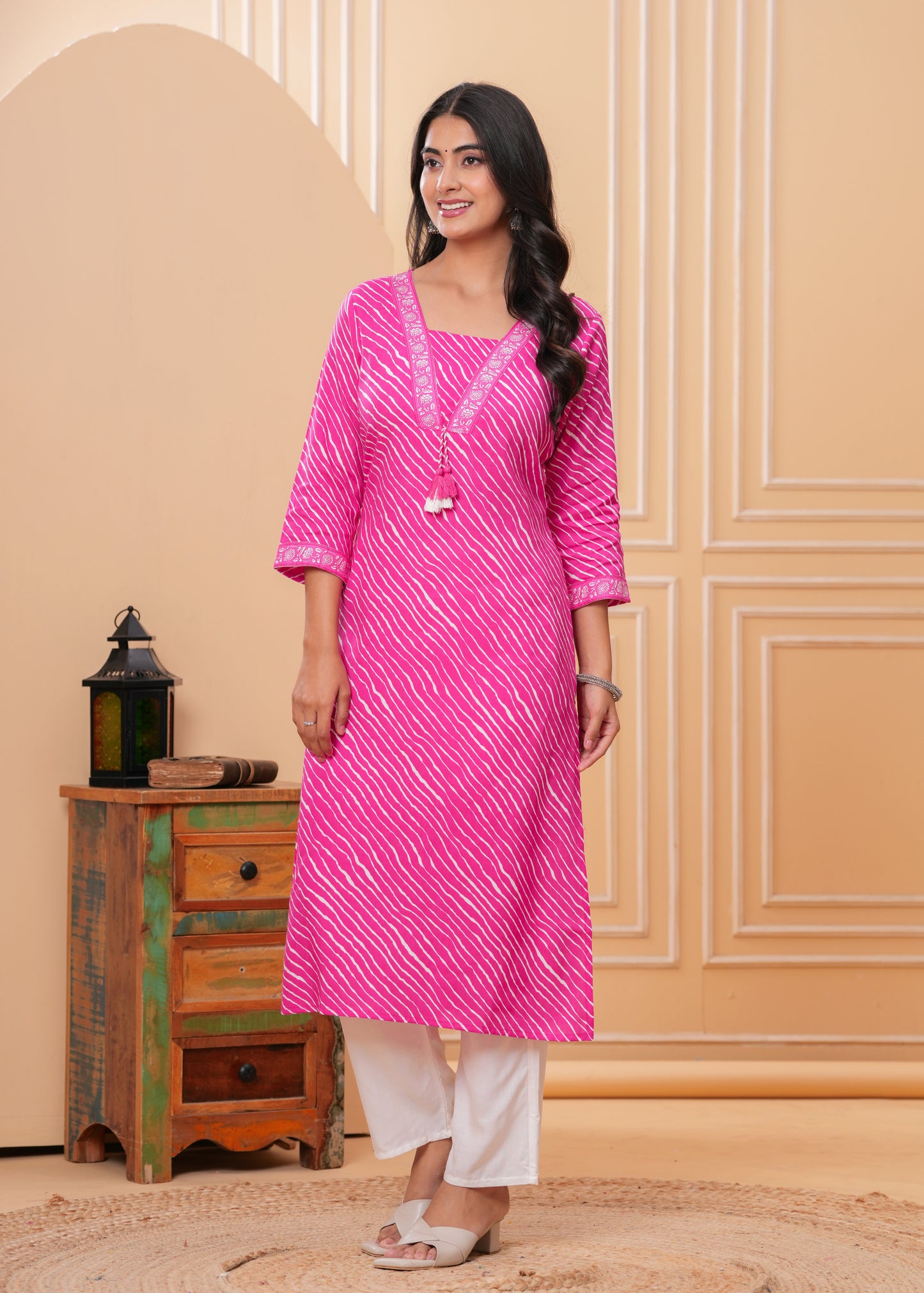 Veshviti Women Pink Leheriya Print Straight Kurta Set with Pants | V-Neck Ethnic Wear