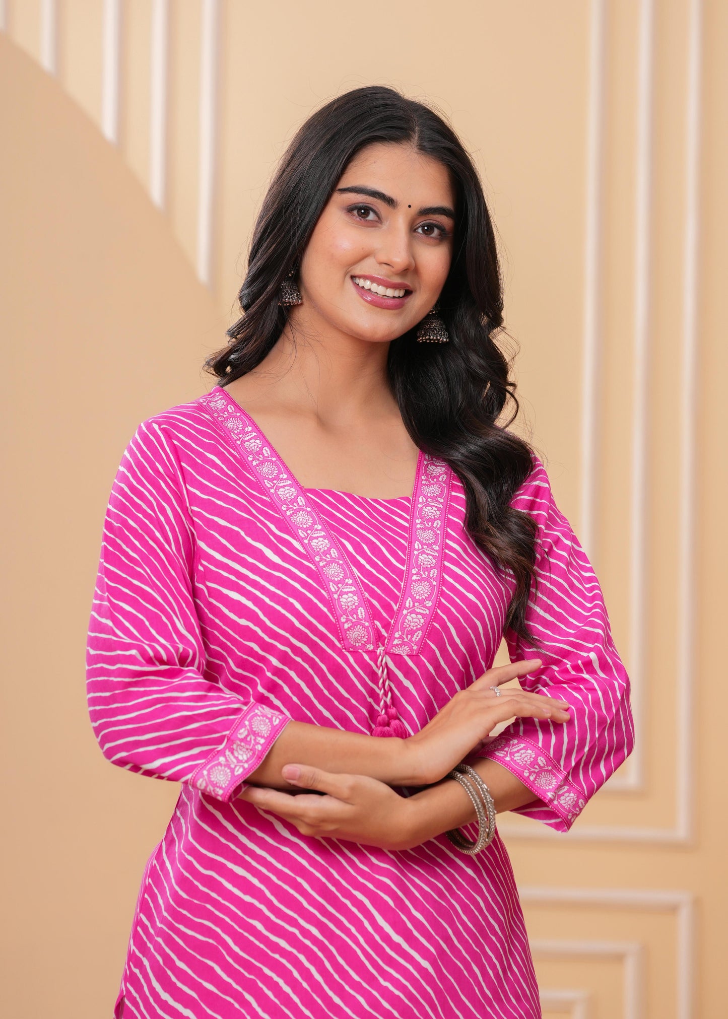Women Pink Cotton Leheriya Print Straight Kurta with V-Neck & 3/4 Sleeves Casual Daily Wear