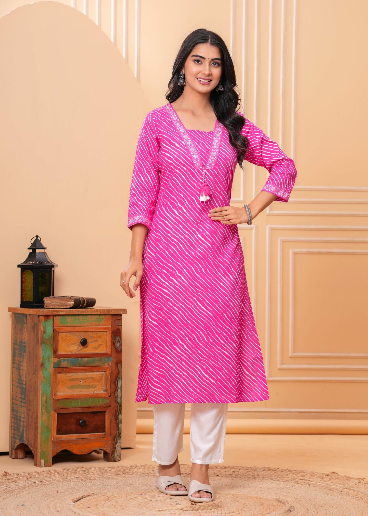 Women Pink Cotton Leheriya Print Straight Kurta with V-Neck & 3/4 Sleeves Casual Daily Wear