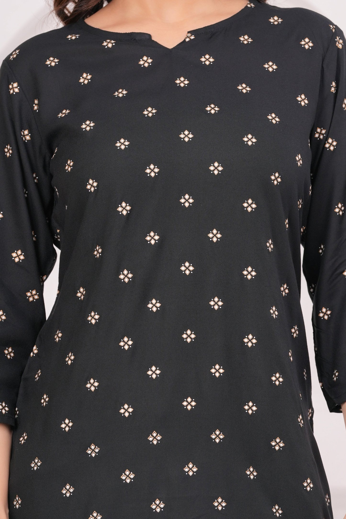 Veshviti Women Black Printed Straight Kurti Top | Round Neck Casual Ethnic Wear