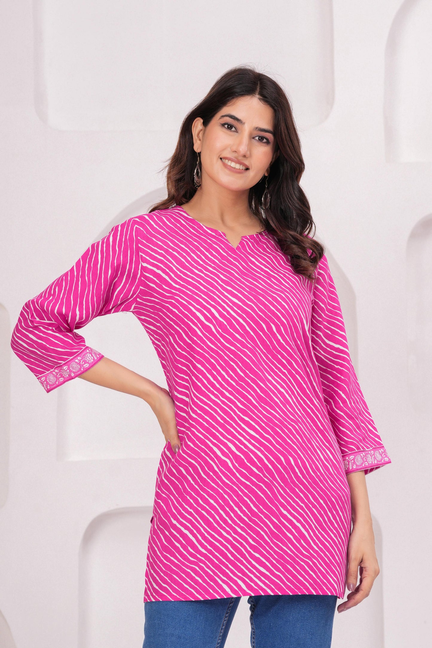 Veshviti Women Peach Leheriya Print Straight Kurti Top | Round Neck Casual Ethnic Wear