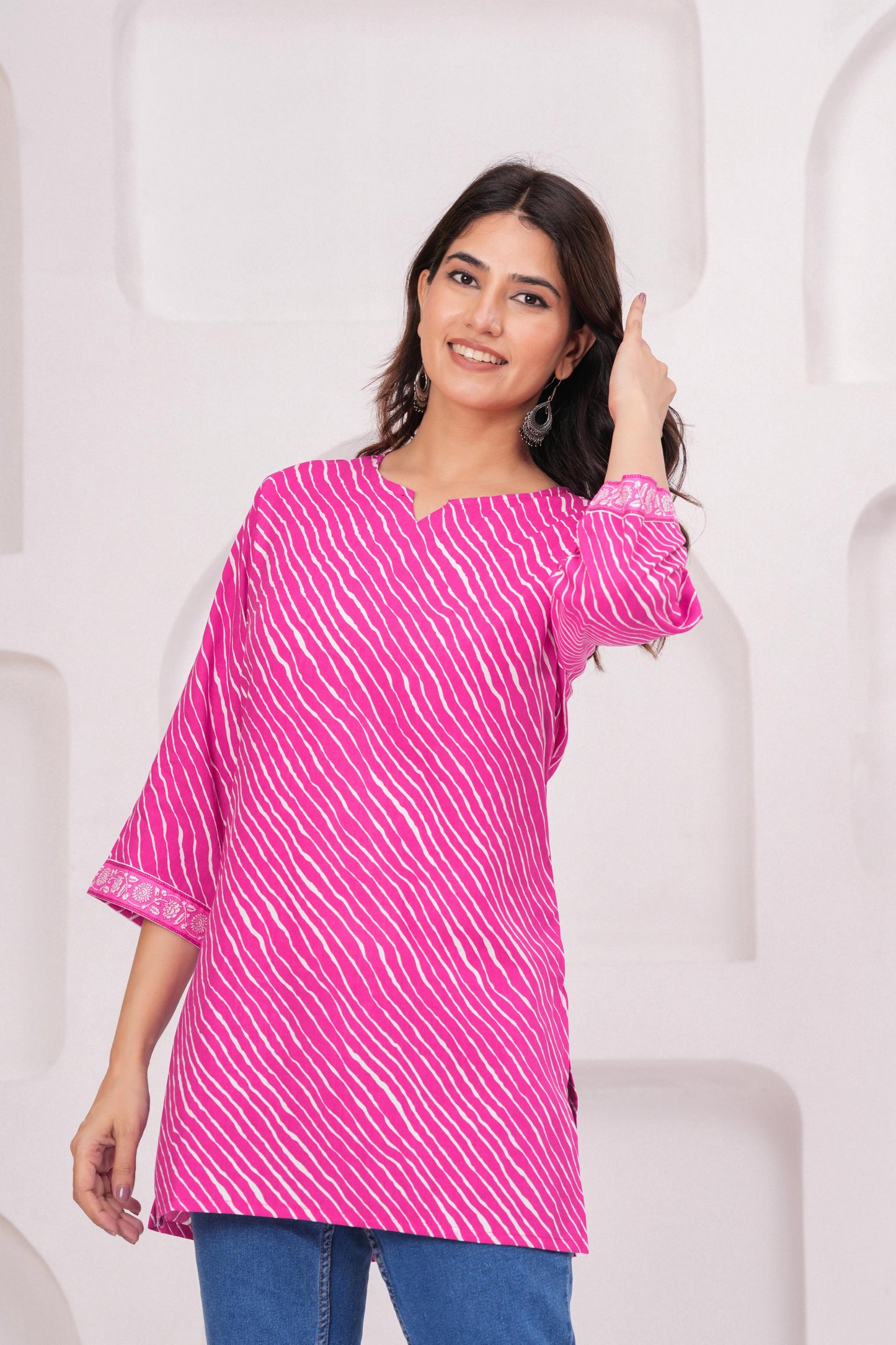 Veshviti Women Peach Leheriya Print Straight Kurti Top | Round Neck Casual Ethnic Wear