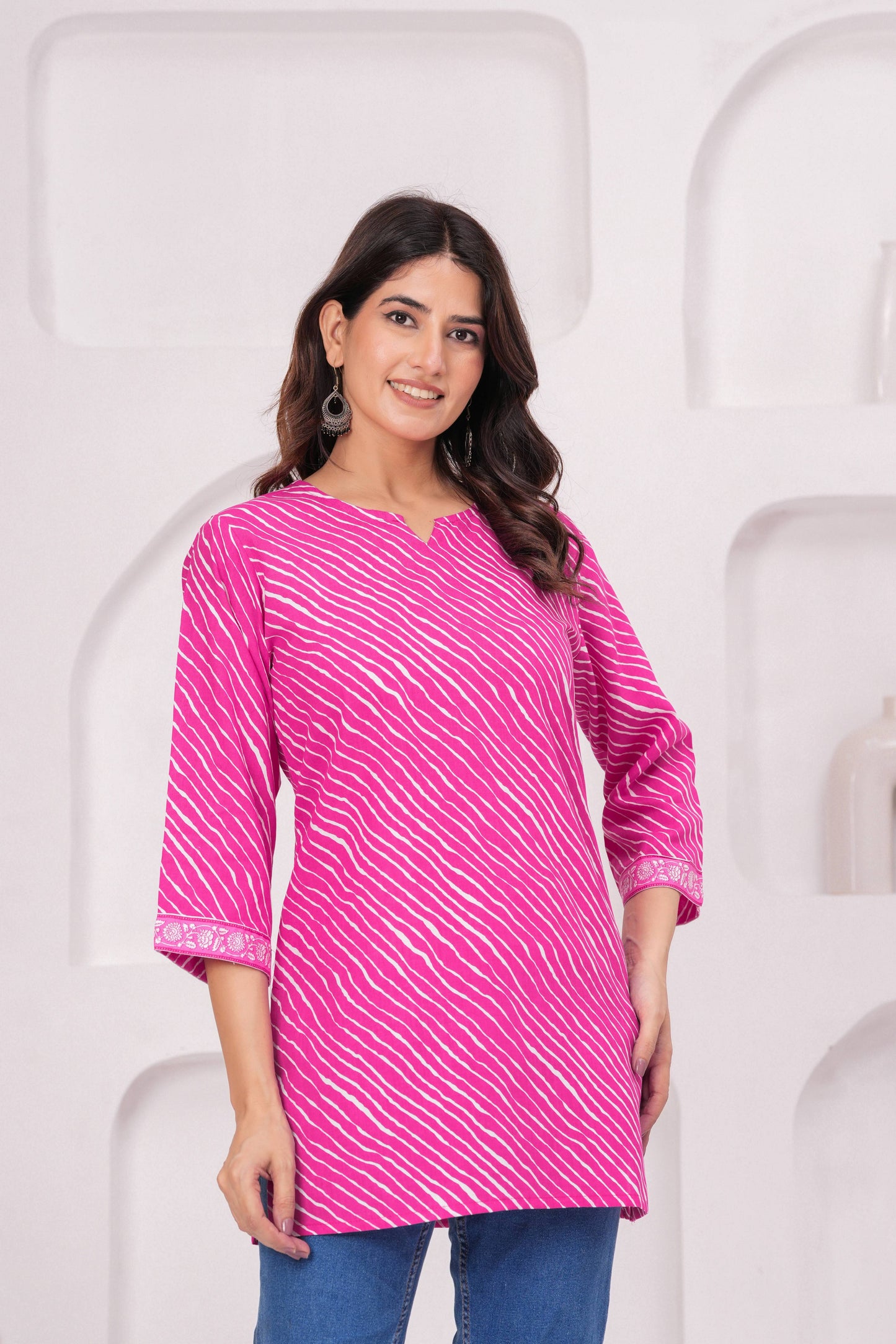 Veshviti Women Peach Leheriya Print Straight Kurti Top | Round Neck Casual Ethnic Wear
