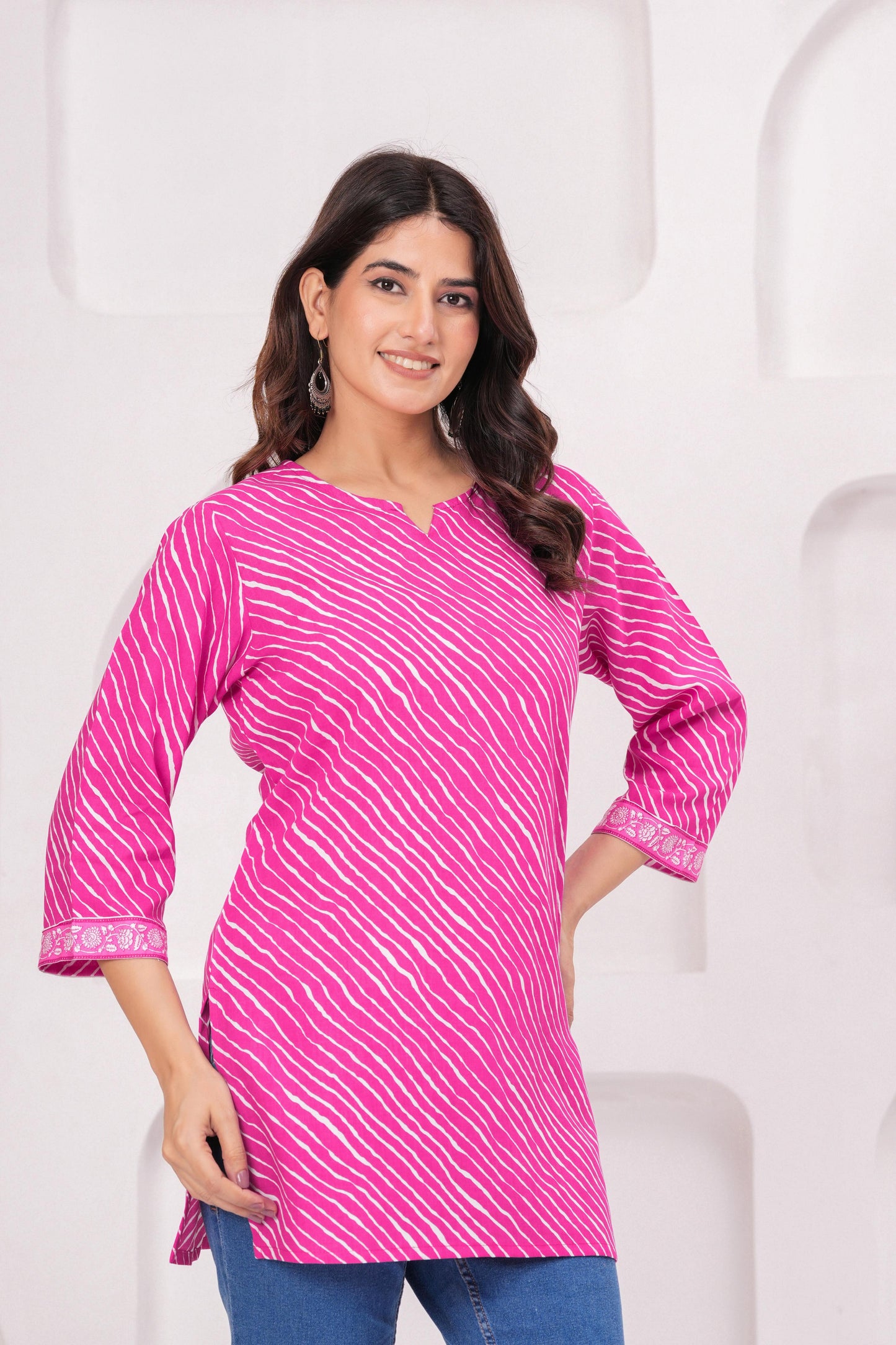 Veshviti Women Peach Leheriya Print Straight Kurti Top | Round Neck Casual Ethnic Wear