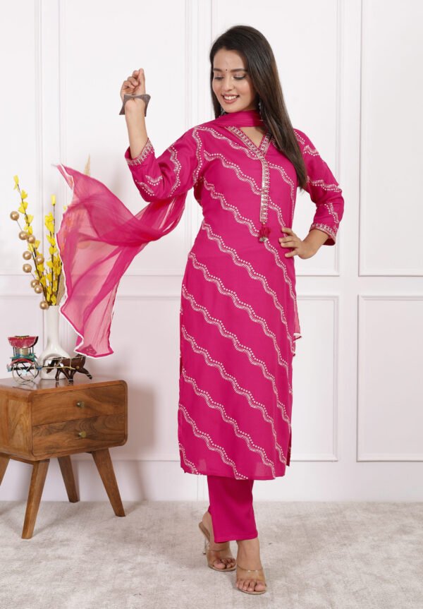 Modern Regal 3 Pc Suit - Image 4