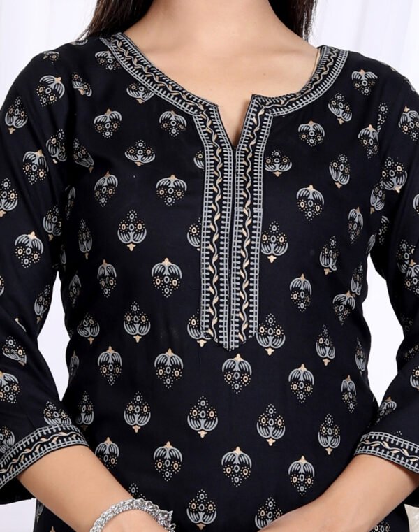 Boho Bliss Kurta - Image 2